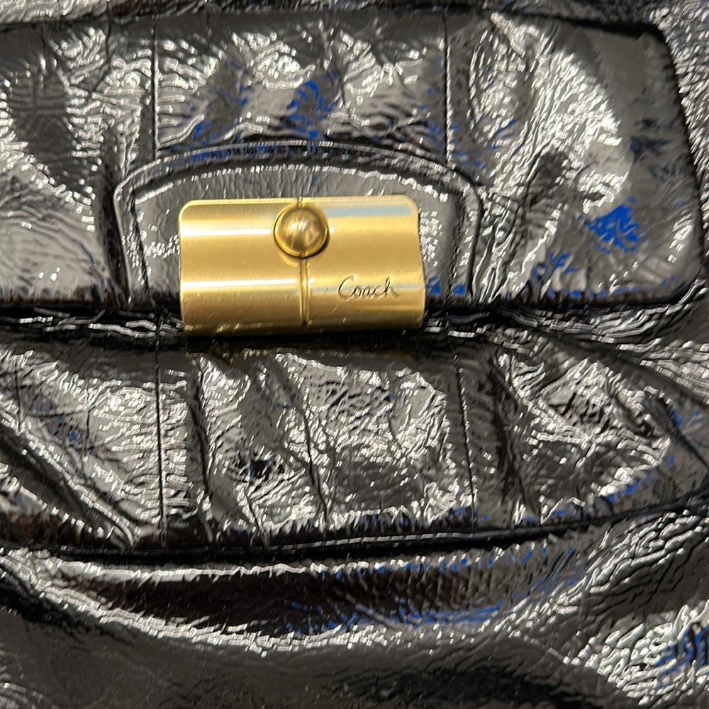 Patent leather coach bag. Large size. Perfect shape! - Picture 2 of 9